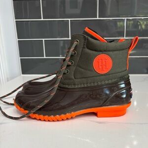 Tommy Hilfiger Twhilen-M Rain & Snow Boots Size 6M Brown Green Orange